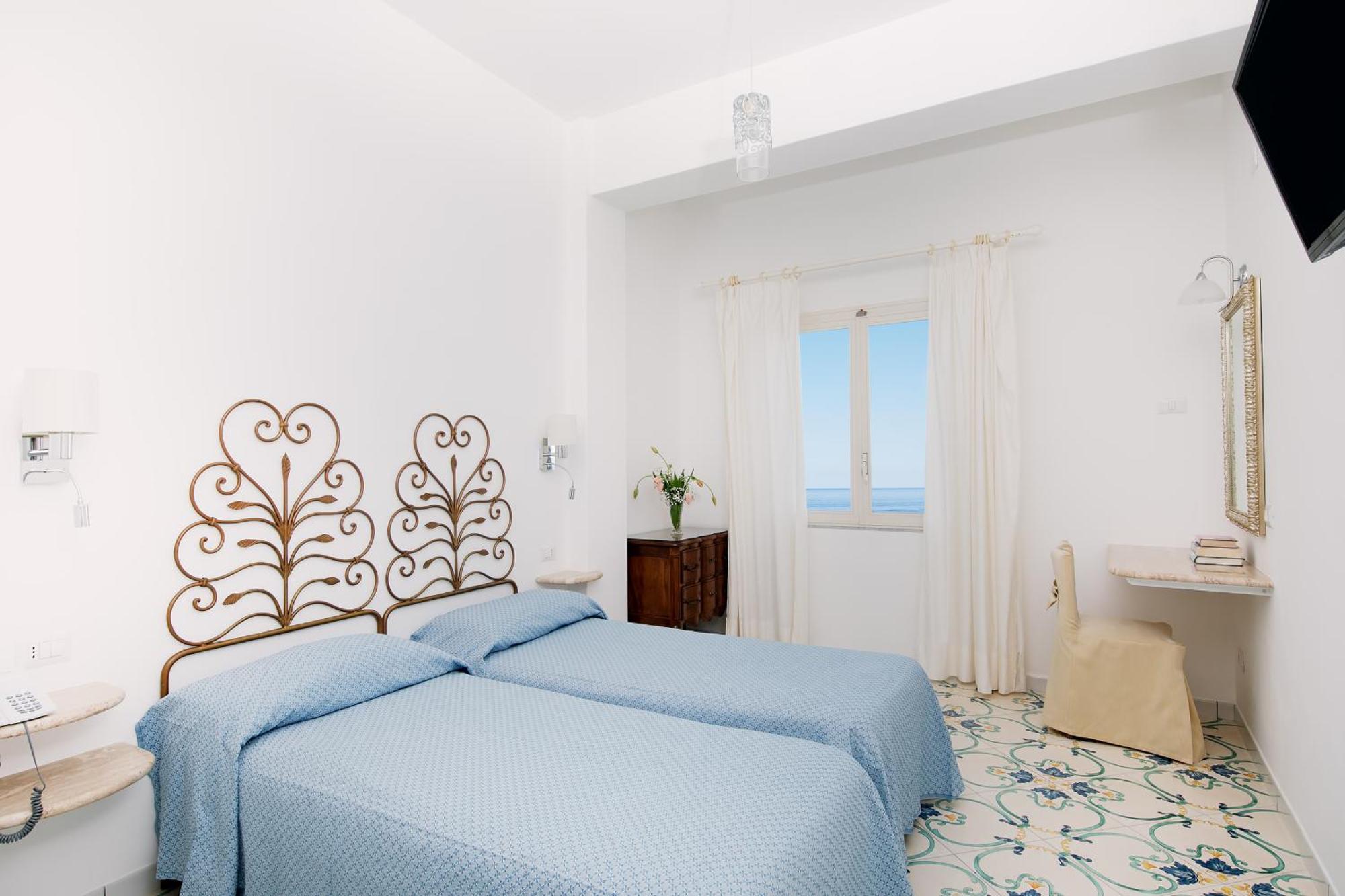 Quadruple Room Sea View