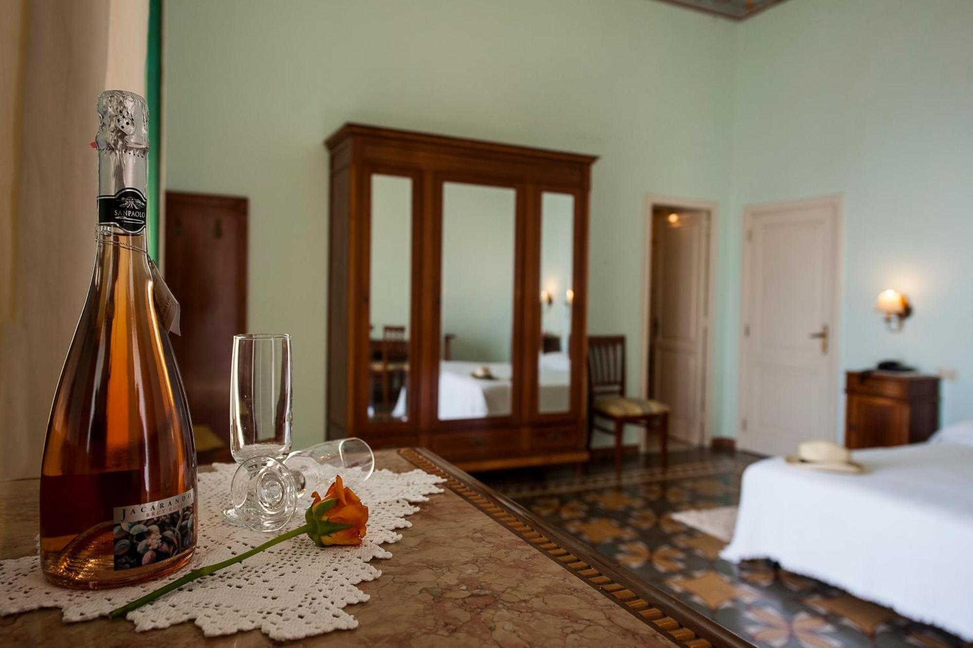 Large Double or Twin Room